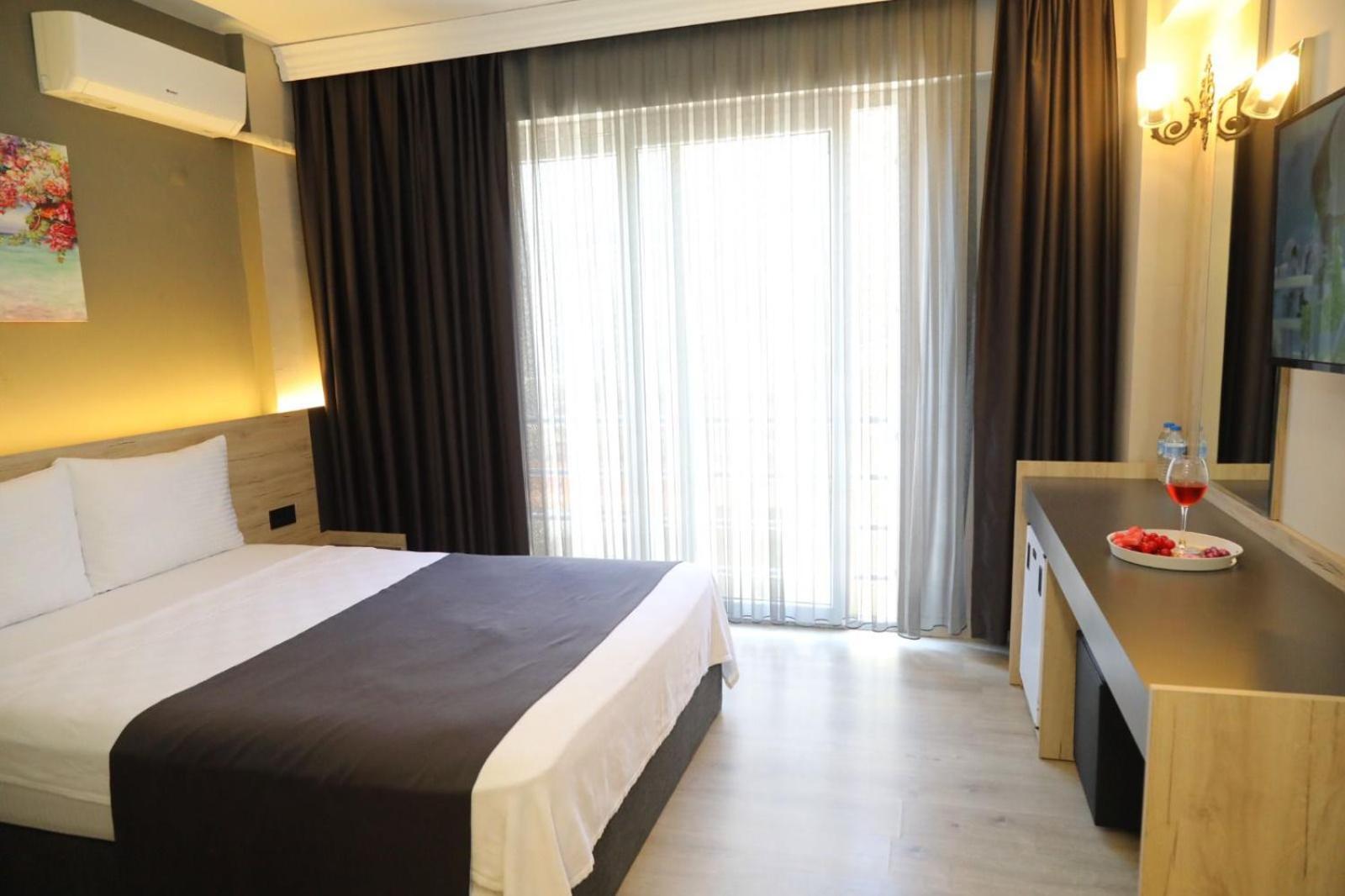 Grand Faik Hotel Çeşme 外观 照片