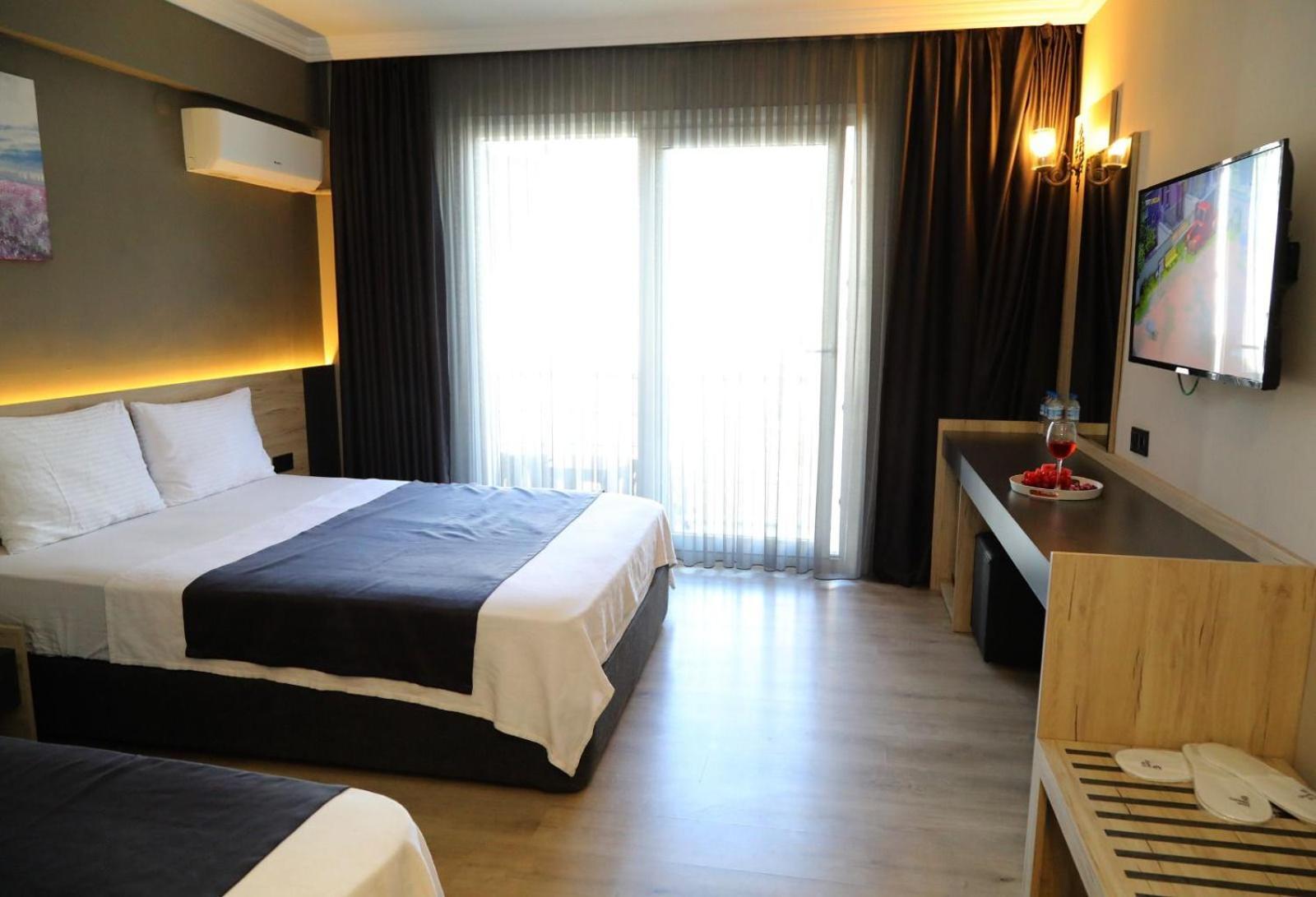 Grand Faik Hotel Çeşme 外观 照片