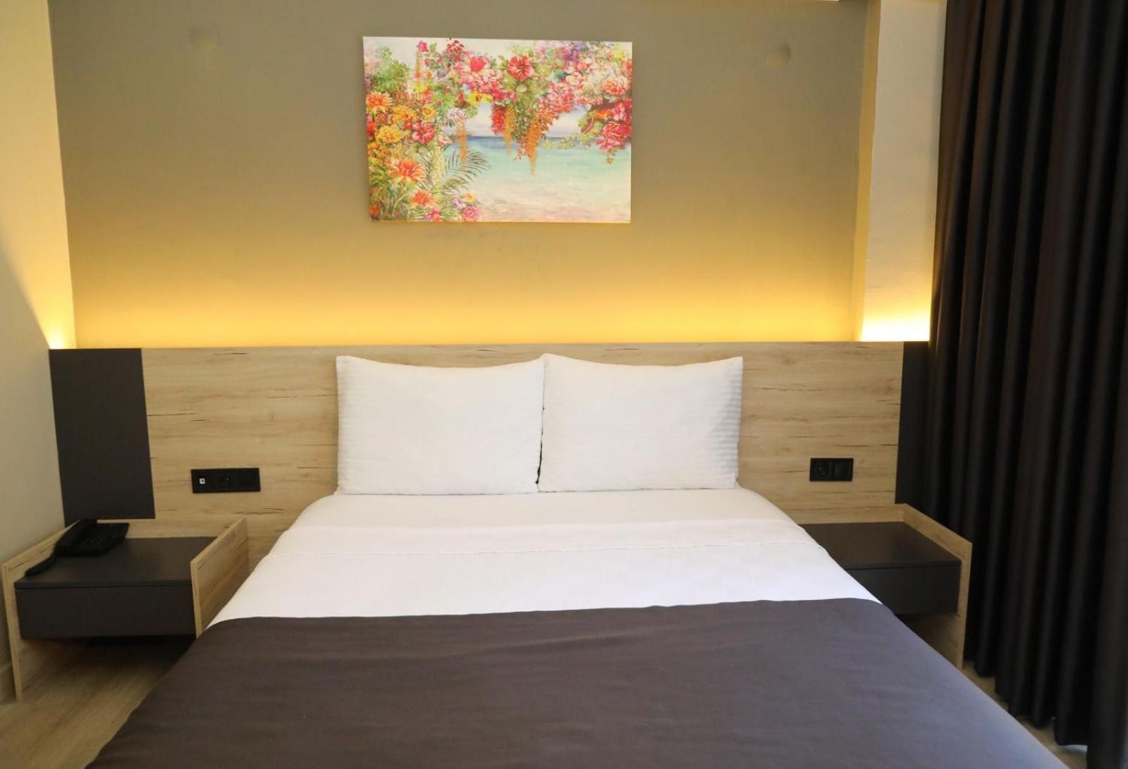 Grand Faik Hotel Çeşme 外观 照片